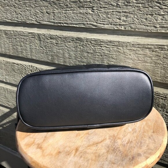 Betsey Johnson black and white quilted crossbody bag - Picture 5 of 14